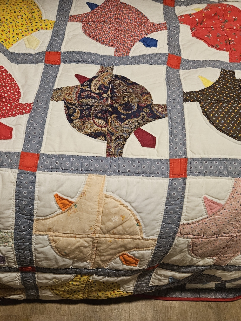 Handmade Multicolor Patchwork Quilt - Home Bedding - Picture 6 of 7